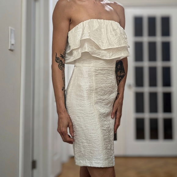 White strapless dress - Picture 6 of 10